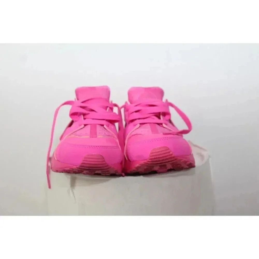 ladies Nike HUARACHE shoes size 4.5